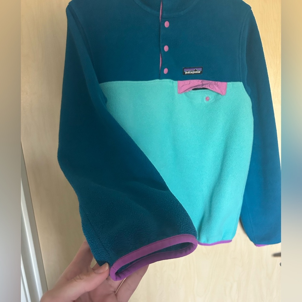 Patagonia Women's Synchilla Turquoise and Purple Snap-T Fleece Pullover - Picture 5 of 11